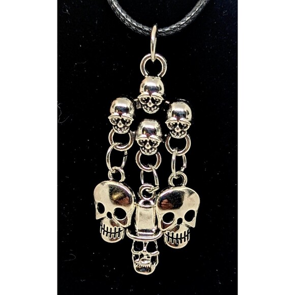 Goth Punk Biker 7 Skulls Silver Charms Pendant Handcrafted Necklace - Picture 2 of 2